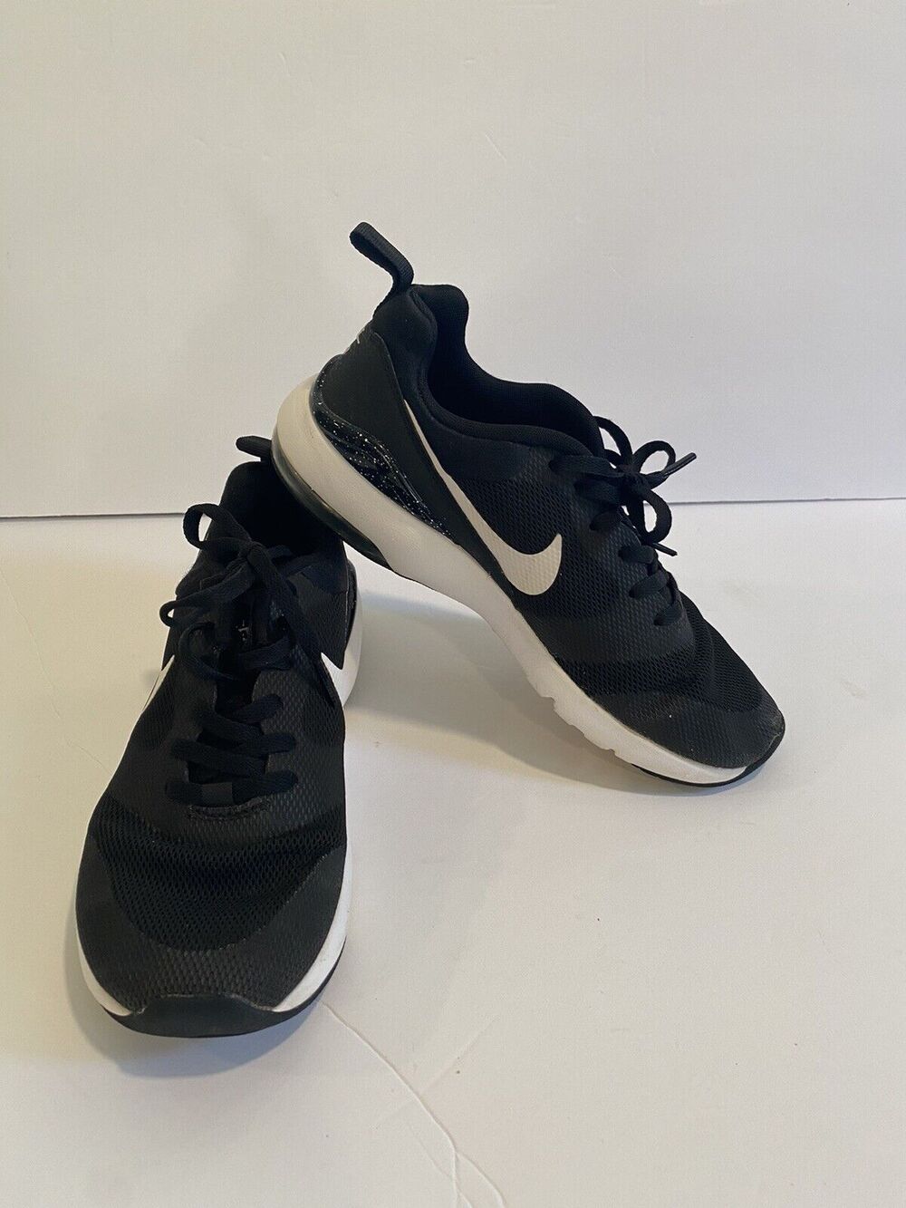 Nike Air Max Siren 2015 Womens Size US 5 Black White Running Shoes 749510 004